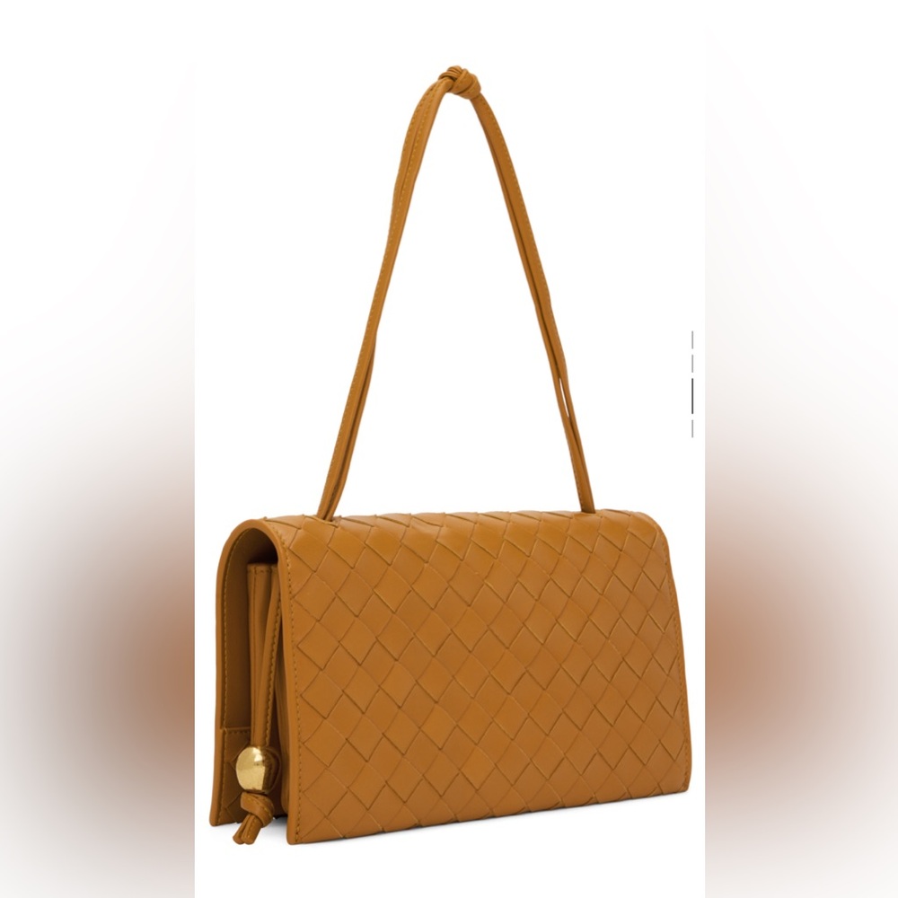 SOLD✔️New Bottega Venetta Trio bag.